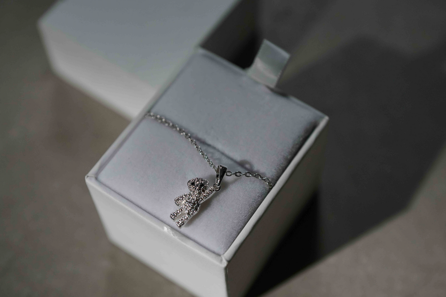 18K WHITE GOLD / VVS1 DIAMONDS